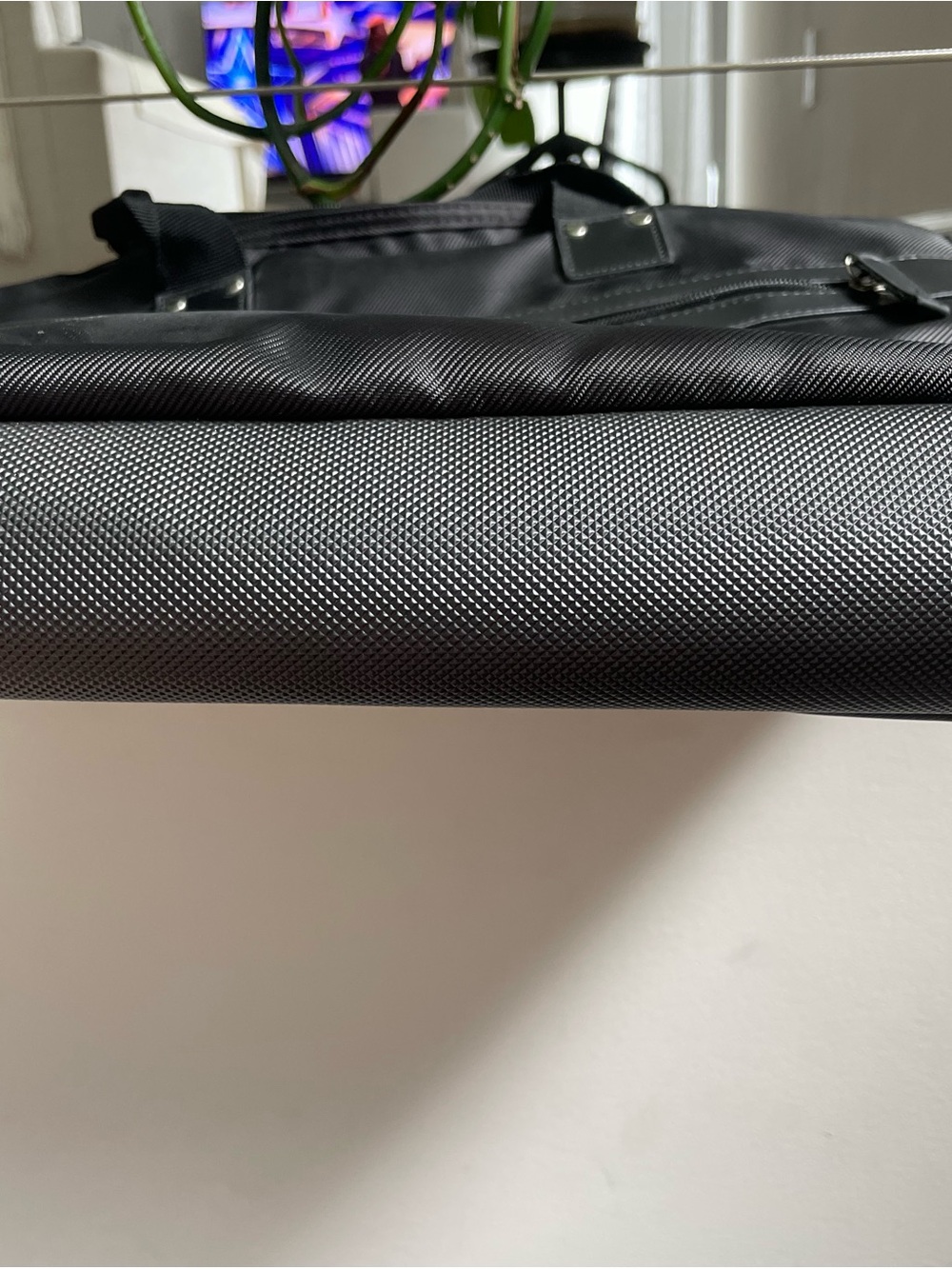 LG Black Laptop Briefcase Bag with Front Zip Pocket - Picture 9 of 11
